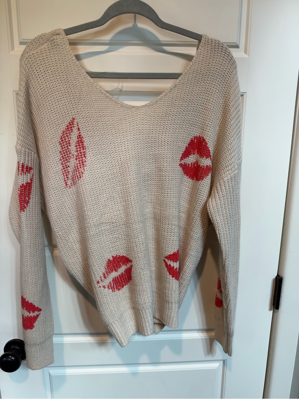 Beige V-Neck Knit Sweater with Red Lip Motif